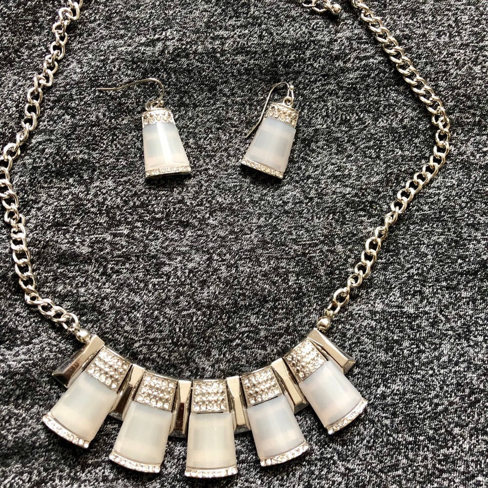 Jewelry Set Necklace and Earrings - Picture 2 of 2